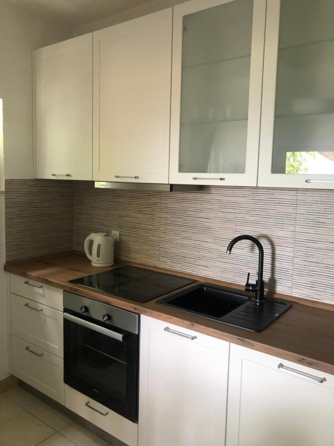 Apartman Ana Vrlika Exterior foto