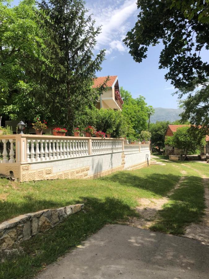 Apartman Ana Vrlika Exterior foto